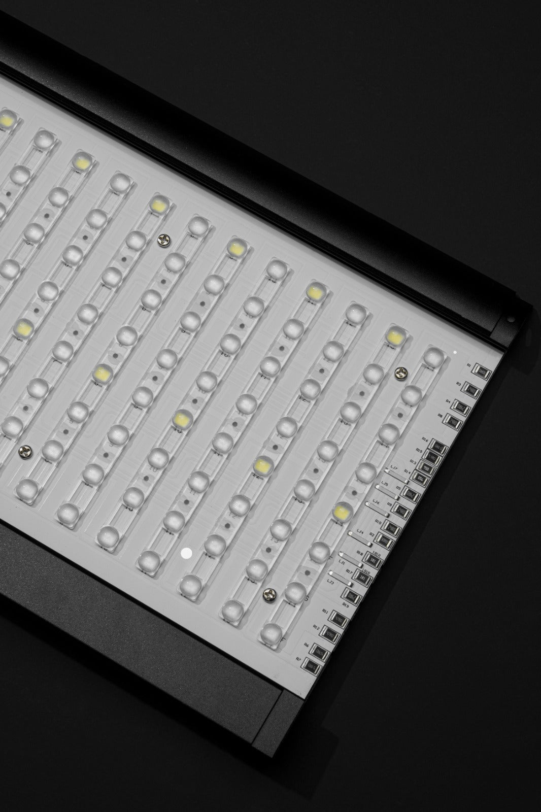 iSEA 100 Black